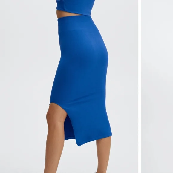 Fabletics High-Waisted Ribbed Seamless Skirt - Picture 3 of 5